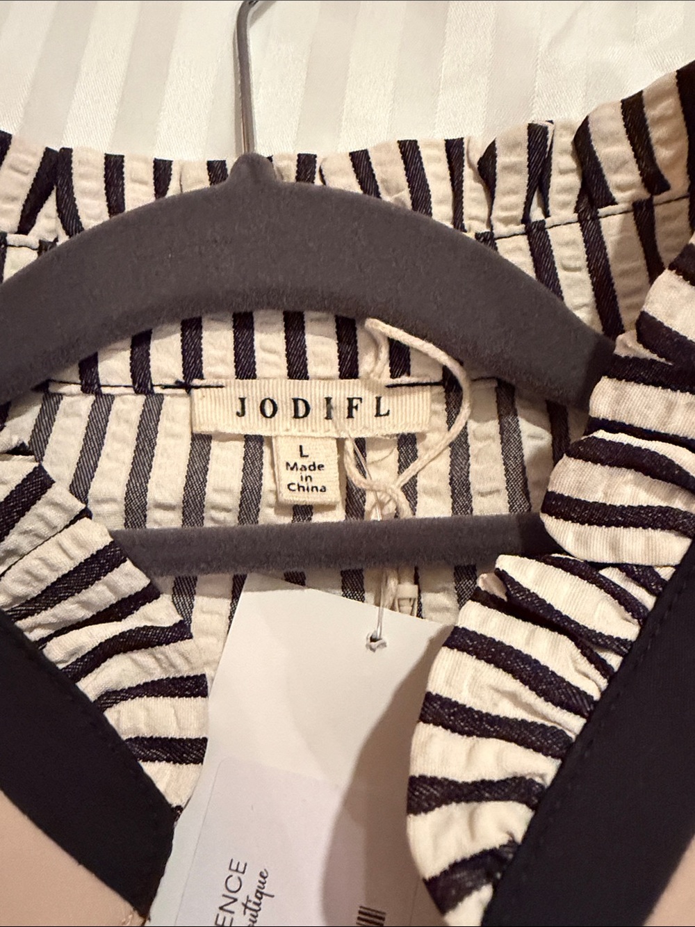 JODIFL Black & White Striped Long-Sleeve Dress Shirt - Picture 3 of 16